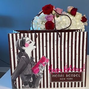 Henri Bendel XL gift bag 💯 Authentic